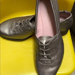 ⬇️Price Drop💲Taryn Rose Brand New Shoes Tan